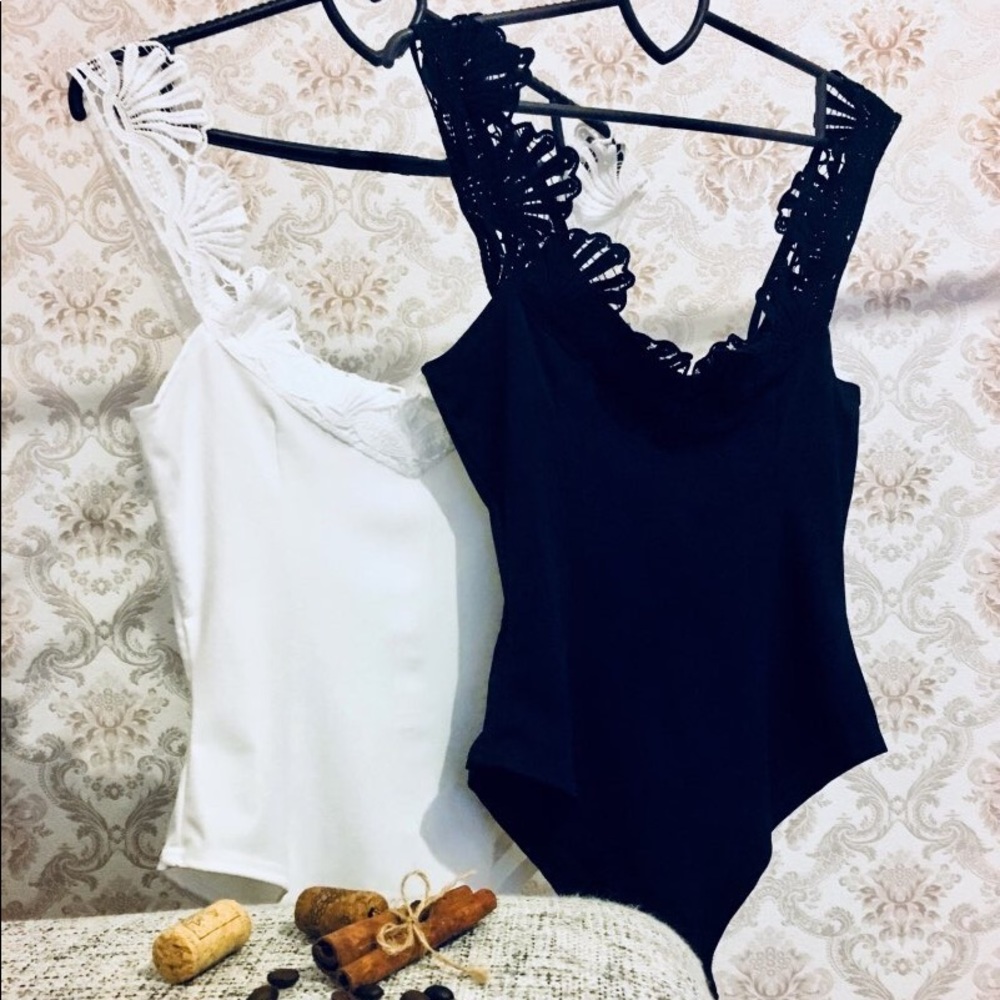 💥HP💥SexyCold Shoulder Straps Hollow Out Bodysuit - Picture 6 of 7